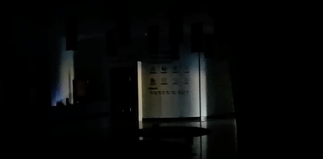 DƬ